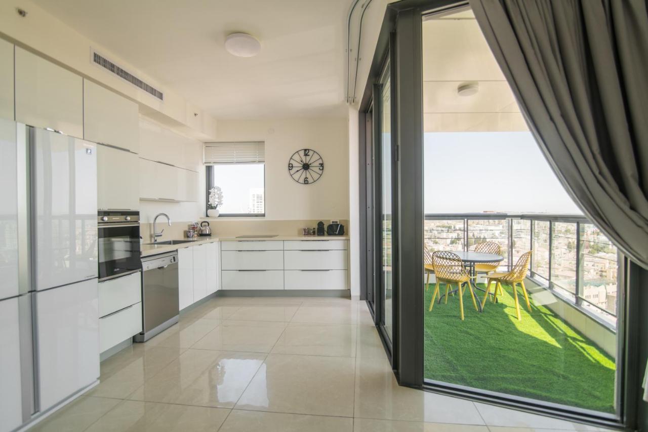 Gorgeous Design 3 Bdr Appart - J Tower - Amazing View! Apartment Jerusalem Exterior photo